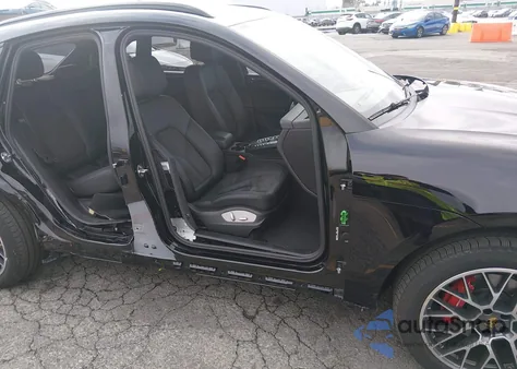 2018 Porsche Macan Sport Edition z USA, uszkodzony, nr VIN WP1AA2A5XJLB15727